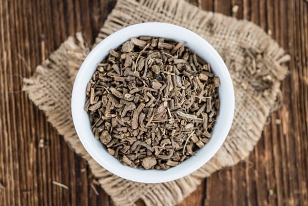 Nữ lang - vị thuốc quen thuộc điều trị mất ngủ bằng dân gian