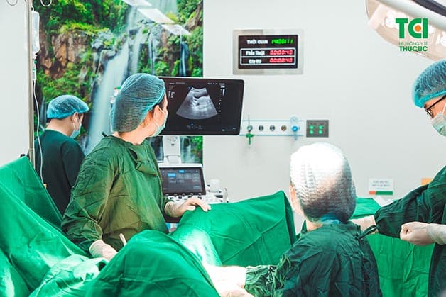 Một số bệnh phụ khoa như u xơ tử cung, polyp tử cung,... có thể là nguyên nhân dẫn đến rối loạn kinh nguyệt ở giai đoạn tiền mãn kinh