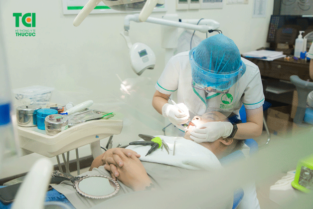 Tẩy trắng răng nha khoa