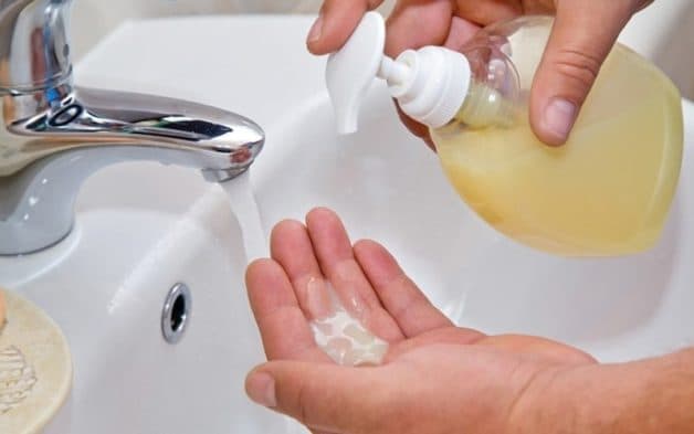 Để phòng ngừa lẹo mắt cần rửa tay với xà phòng/ dung dịch khử khuẩn thường xuyên