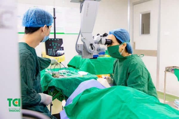 Bệnh chưa có phương pháp điều trị đặc hiệu, điều trị theo nguyên tắc làm giảm triệu chứng