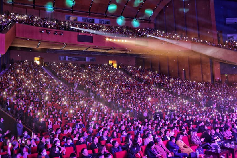 TCI concert &#8221; Nút chạm&#8221; đầy cảm hứng