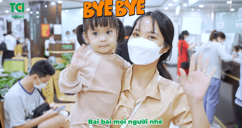 Bé mắc viêm phế quản và viêm tai giữa tái khám tại Thu Cúc TCI