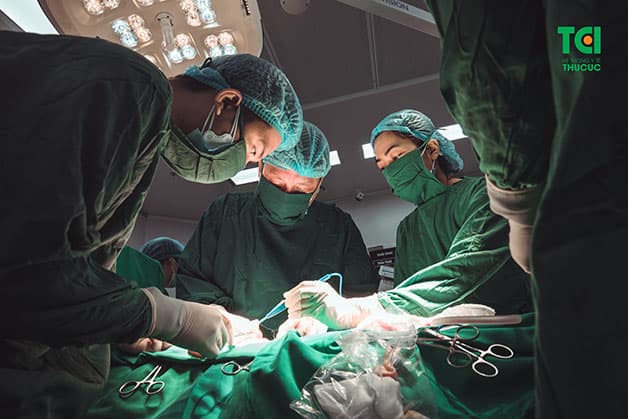 Điều trị nội khoa, ngoại khoa, xử lý căn nguyên gây rong kinh có thể cải thiện tình trạng sức khỏe, phòng tránh những biến chứng nguy hiểm 