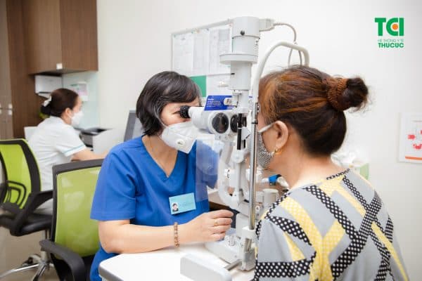 bị xuất huyết dịch kính mắt