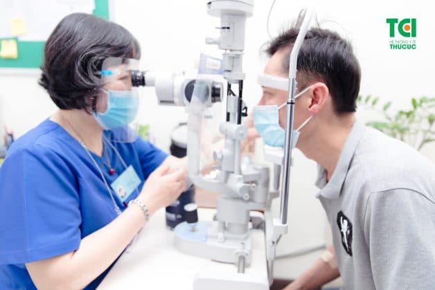 Để phòng ngừa viễn thị chúng ta cần thăm khám định kỳ với chuyên gia