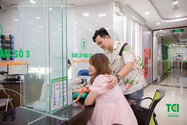 Ăn sáng trước những buổi khám thai có thực hiện lấy mẫu xét nghiệm máu sẽ làm ảnh hưởng đến kết quả phân tích thành phần trong máu, số lượng tế bào máu