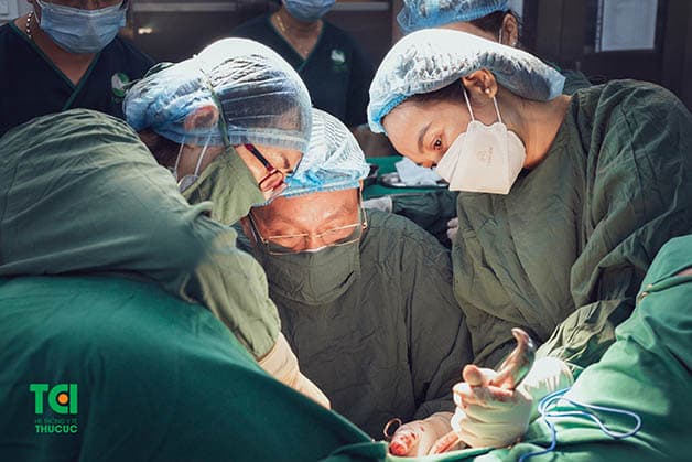 Chị em gặp vấn đề kinh nguyệt không đều do bệnh lý có thể xử lý bằng phương pháp ngoại khoa