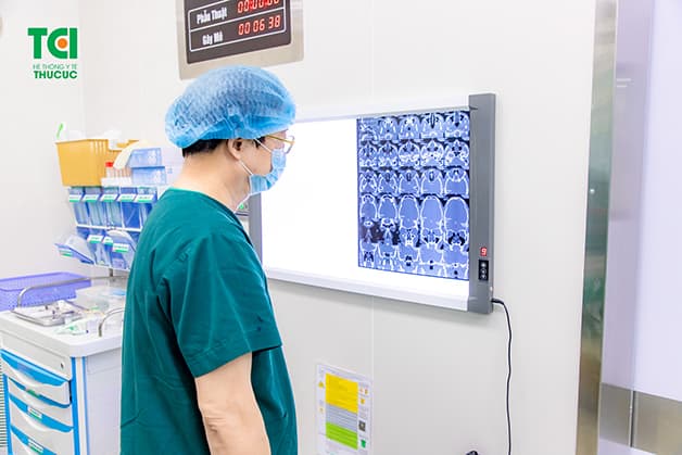 phẫu thuật mổ xoang