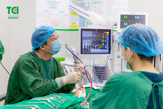 phẫu thuật mổ xoang