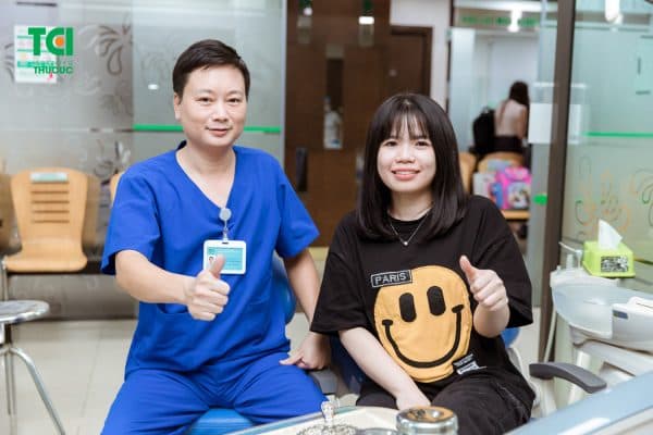 phục hình răng mẻ