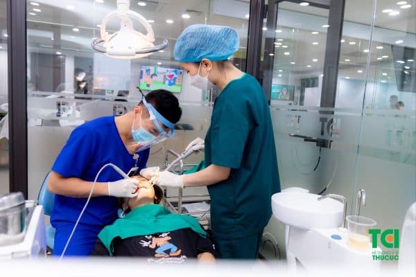 Nhổ răng khôn bằng Piezotome là phương pháp hiện đại, giúp cho quá trình nhổ răng diễn ra nhẹ nhàng, an toàn hơn