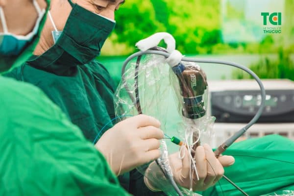 tán sỏi ngược dòng có đau không