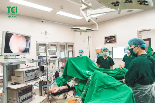 nội soi niệu quản ngược dòng 