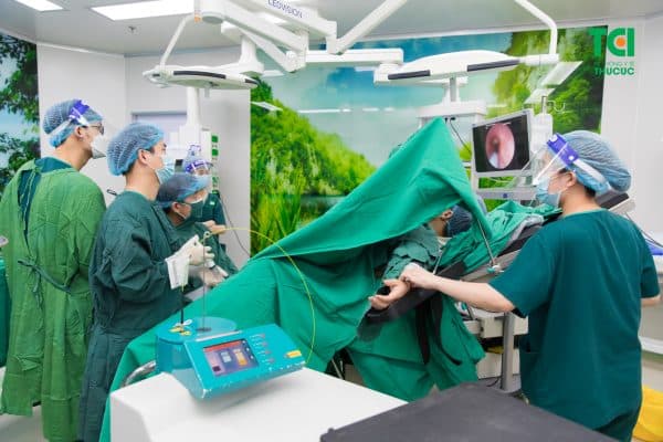 tán sỏi ngược dòng có đau không