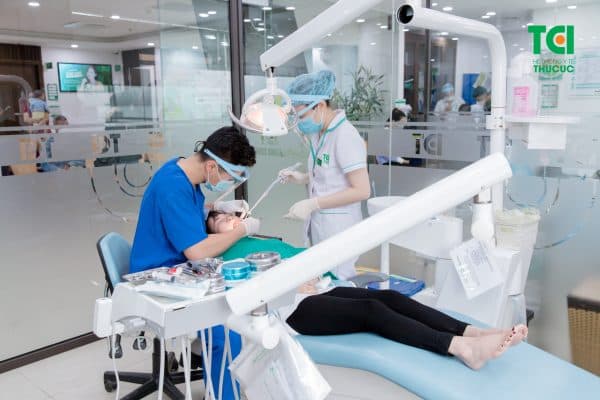 bị viêm chân răng