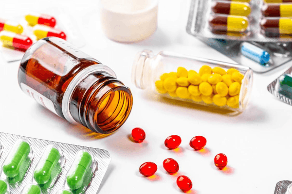 Viêm lợi chân răng trung bình có thể điều trị bằng kháng sinh, kháng viêm...