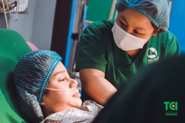 đẻ thường bị rạch