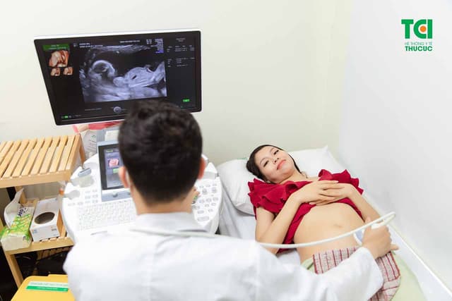 Khám thai, khám sàng lọc 3 tháng đầu, mẹ bầu cần thực hiện những gì?