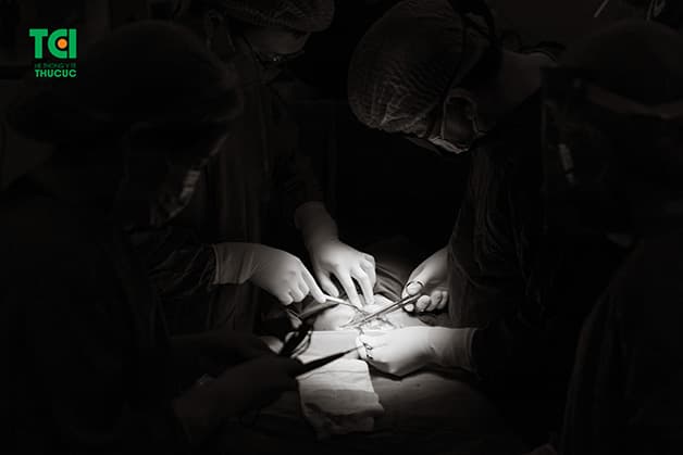 Thai phụ mổ đẻ rạch mấy lớp? Các bác sĩ sẽ tiến hành rạch 3 lớp là lớp da bụng, mô cơ, tử cung 