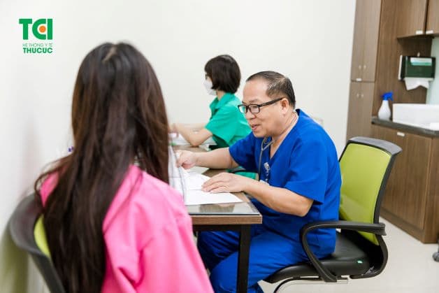 Phụ nữ nên thực hiện thăm khám và tầm soát ung thư phụ khoa định kỳ hàng năm