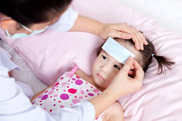 Trẻ bị sốt kéo dài