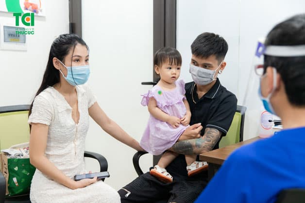 Trẻ bị sốt kéo dài