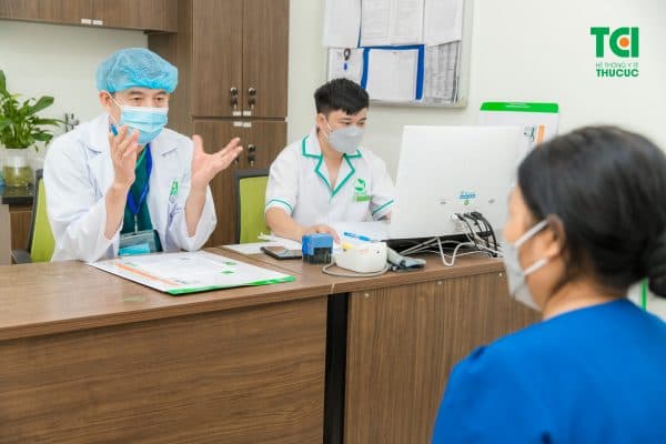 nội soi tán sỏi niệu quản ngược dòng lưu ý