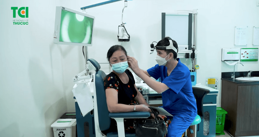 Dị vật mắc tai do sử dụng tăm bông