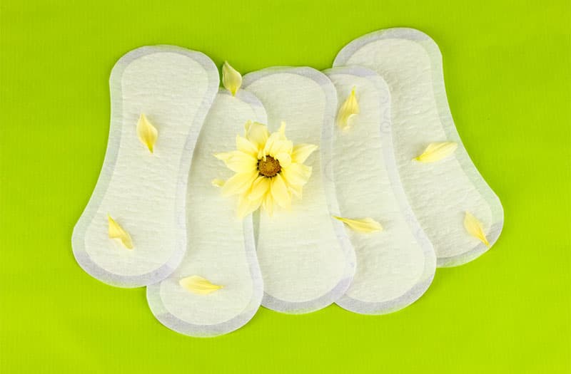 Khí hư âm đạo bất thường do âm đạo bị viêm thường có màu lạ, mùi hôi, đi kèm ác triệu chứng ngứa ngáy, khó chịu