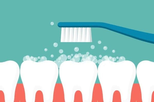 Đánh răng đều đặn là một trong những cách chăm sóc răng hàng ngày được các bác sĩ khuyến cáo thực hiện