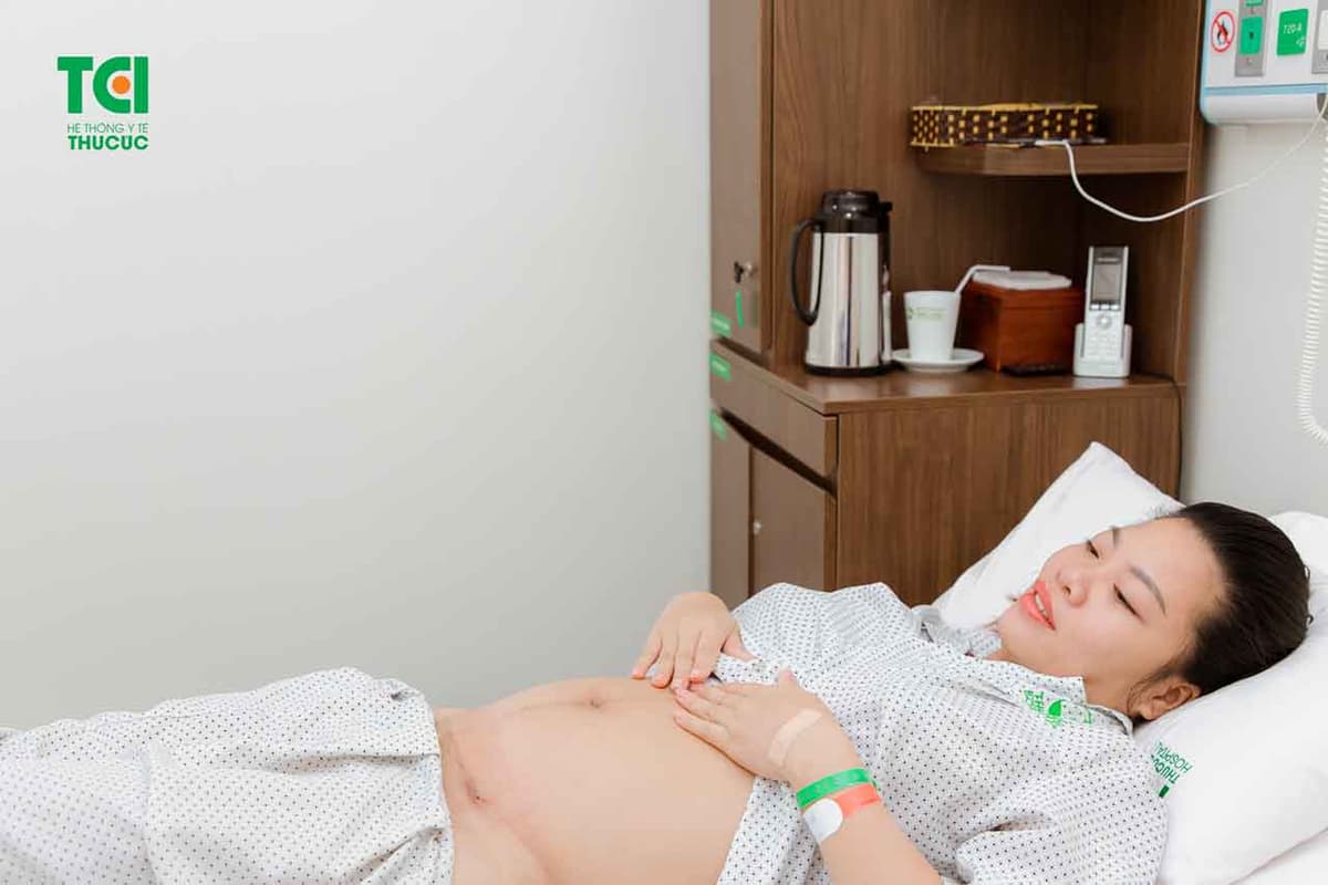 Phụ nữ đẻ mổ đau dạ con bao lâu? Làm thế nào để cải thiện cơn đau?