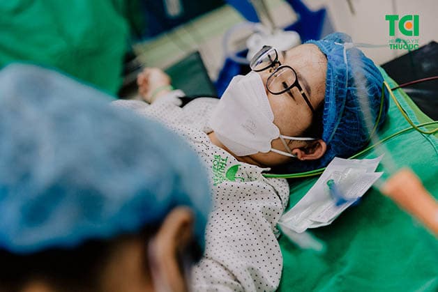 Sản phụ đẻ mổ sau bao lâu thì hết sản dịch? Do quá trình co bóp, phục hồi của tử cung, sản phụ đẻ mổ thường ra sản dịch trong khoảng 2 đến 6 tuần