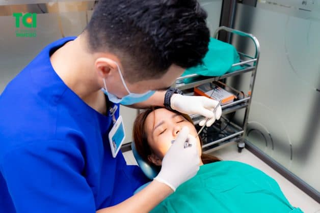 Hôi miệng làm sao hết? Để khỏi hôi miệng, cần thăm khám với chuyên gia