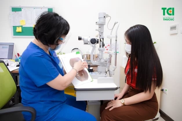 khám mắt cận thị