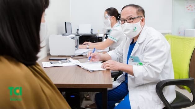 khi nào thai ngoài tử cung vỡ cần đi khám bác sĩ