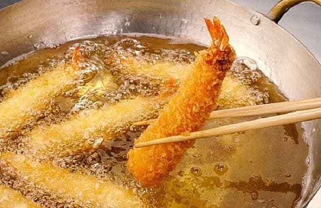 Hạn chế ăn đồ chiên rán chứa nhiều dầu mỡ