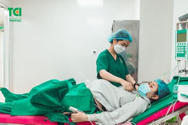 Thông tin tham khảo về quy trình đỡ đẻ thường ngôi chỏm