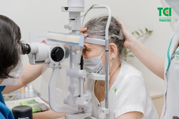 điều trị đục thủy tinh thể bằng mổ mắt phaco