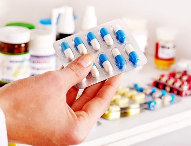 Sử dụng thuốc trong điều trị vôi hóa đốt sống cổ