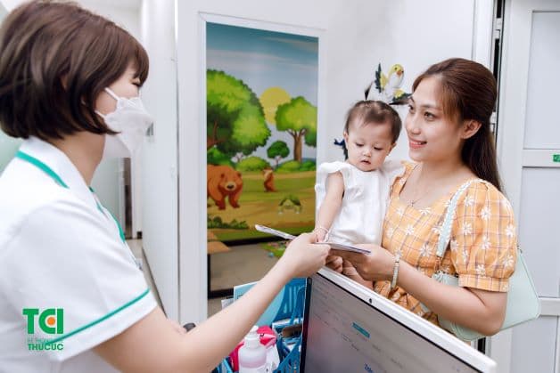 cha mẹ có thể hoàn toàn yên tâm khi cho con đi tiêm phòng vắc xin ngừa viêm màng não mô cầu