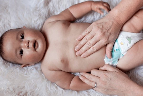 trẻ bị táo bón