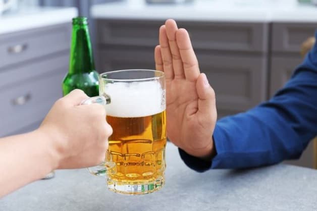 kiêng rượu bia khi bị viêm gan rượu
