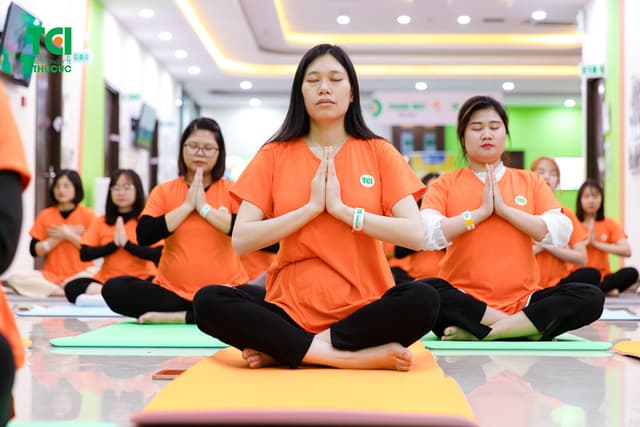 Ảnh tập huấn tiền sản và yoga thai kỳ