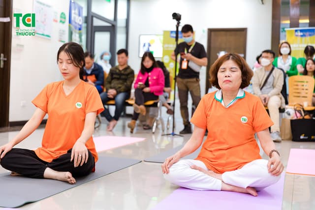 Ảnh tập huấn tiền sản và yoga thai kỳ