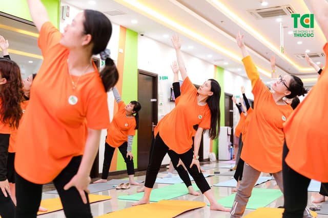 Ảnh tập huấn tiền sản và yoga thai kỳ