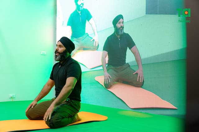 Ảnh tập huấn tiền sản và yoga thai kỳ