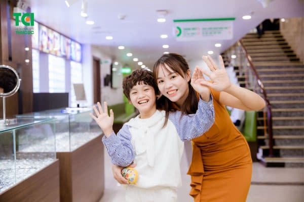 Yên tâm hoàn toàn với dịch vụ khám mắt và cắt kính an toàn, uy tín tại TCI