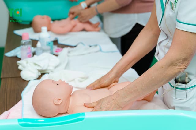 Ảnh tập huấn tiền sản và yoga thai kỳ