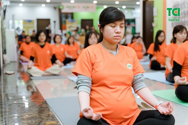 Ảnh tập huấn tiền sản và yoga thai kỳ